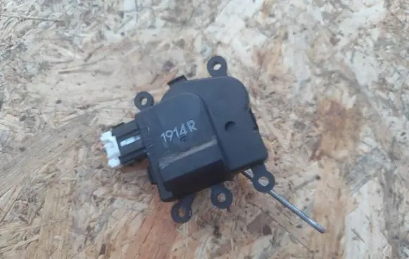 Mazda 3 II Air flap motor/actuator 1914R 1706202521