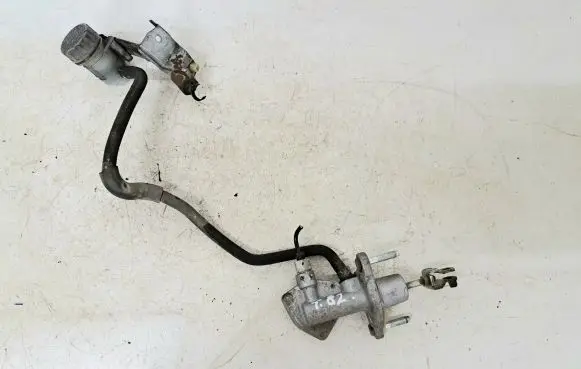 Honda FR-V Clutch master cylinder