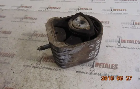 Mercedes-Benz A W169 Engine mount bracket