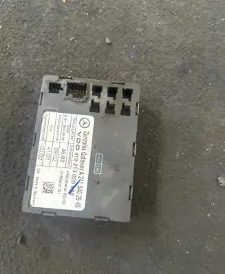 Mercedes-Benz E W211 Gateway control module A2115402945