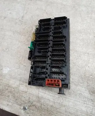 Volkswagen Vento Fuse box set 357937039