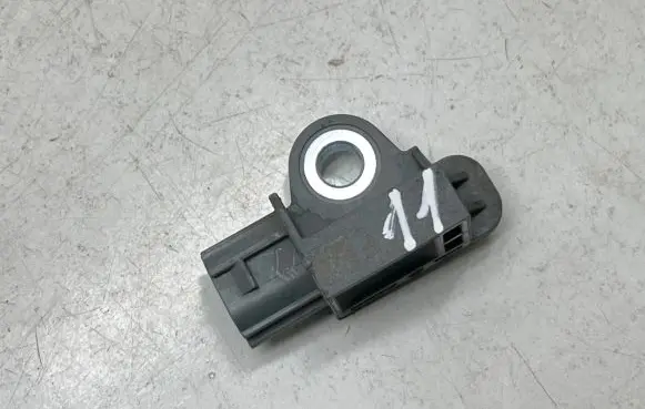Nissan Pulsar Airbag deployment crash/impact sensor 32315