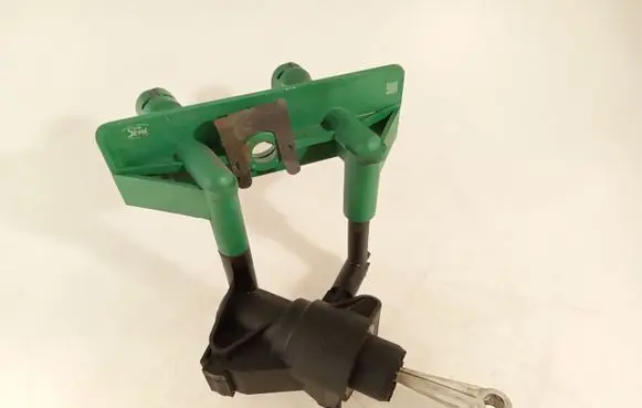 Ford Focus Clutch master cylinder 98AB7A543AF