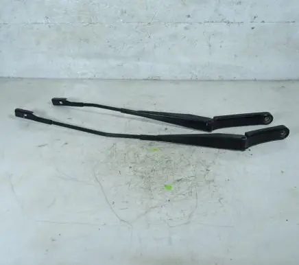 Volkswagen Jetta VI Front wiper blade arm 5C7955409