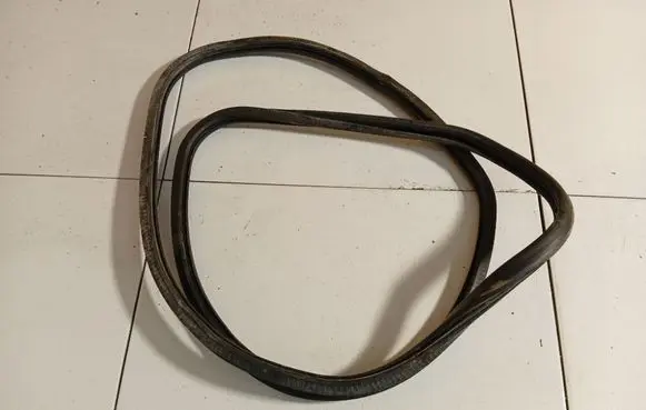 Audi A6 S6 C6 4F Rubber seal front coupe door 