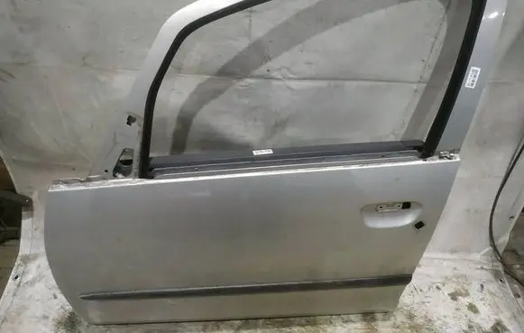 Mitsubishi Colt Front door PILKOS