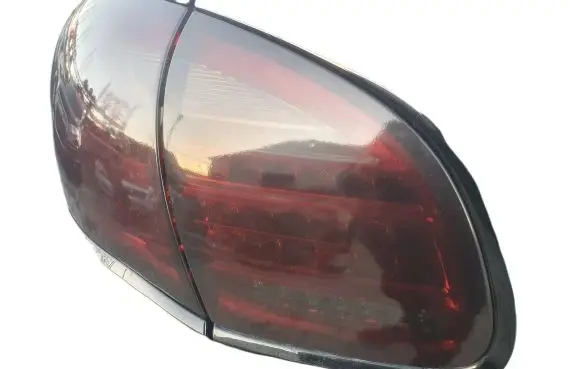 Porsche Cayenne (92A) Tailgate rear/tail lights 95863109311