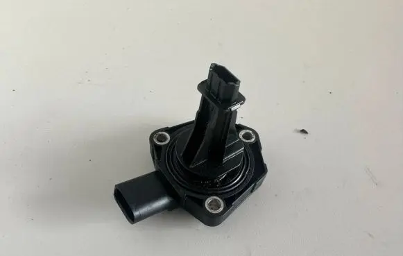 Skoda Octavia Mk3 (5E) Oil pressure sensor 03C907660G 6PR00962902