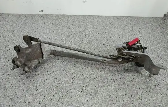 Peugeot iOn Front wiper linkage