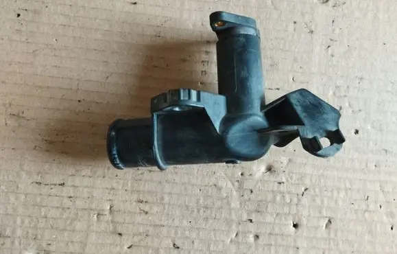 Peugeot 2008 I Engine coolant pipe/hose 9684589080