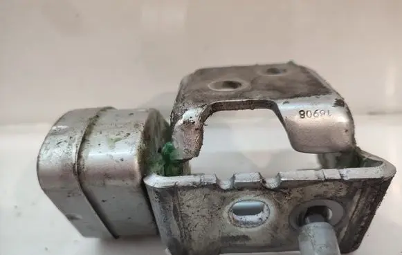 Citroen C5 Front door upper hinge