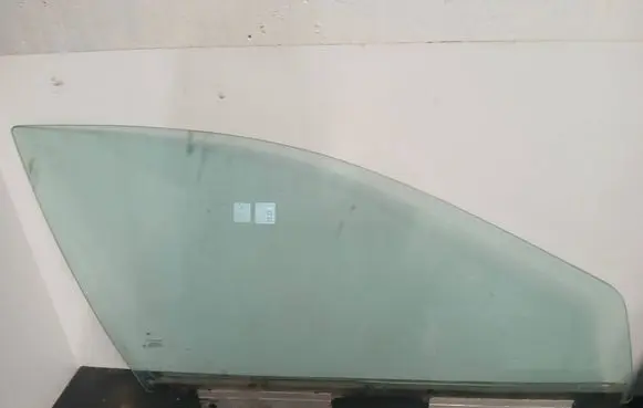 Volvo V70 Front door window glass four-door 43R001543