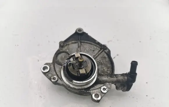 Hyundai ix 55 Vacuum pump 386103A500