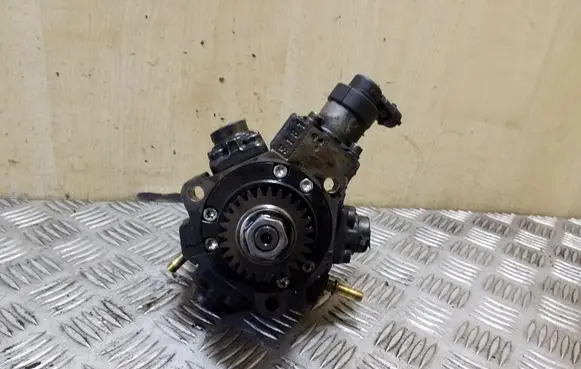 Nissan NV400 Fuel injection high pressure pump 0445010250 H8201045496