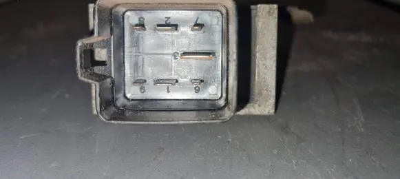 Volvo S40, V40 Glow plug pre-heat relay 7700115078