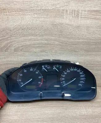 Volkswagen PASSAT B5 Speedometer (instrument cluster) 3B0919860A 88311245