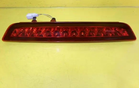 KIA Carnival Third/center stoplight 927004D00