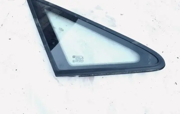 Opel Zafira A Front triangle window/glass 
