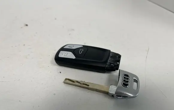 Audi A5 Ignition key/card 4M0959754T