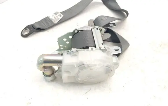 Toyota RAV 4 (XA30) Front seatbelt A1364P