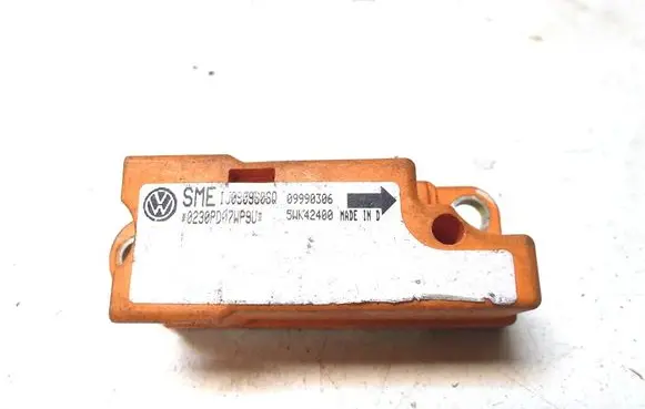 Volkswagen New Beetle Airbag deployment crash/impact sensor 5WK42400
