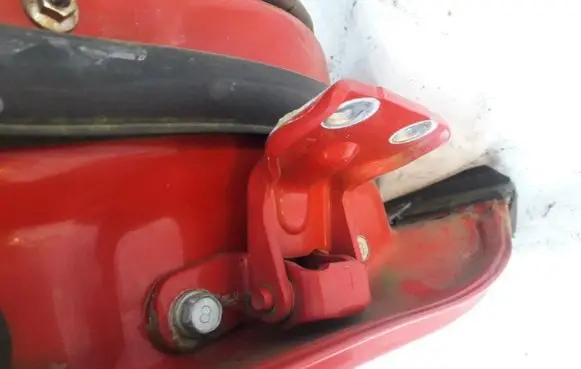 Mazda 626 Rear door lower hinge