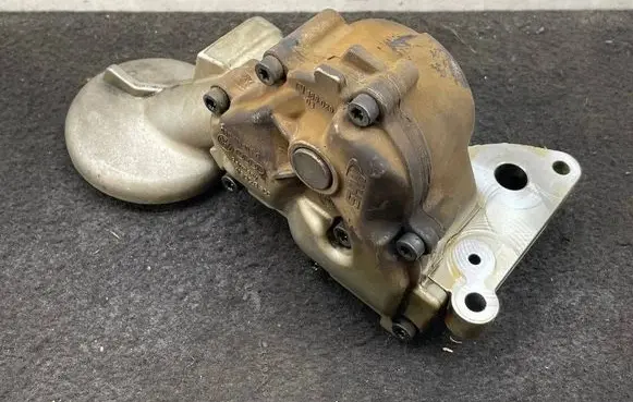 Audi A6 S6 C6 4F Oil pump 06E115105G