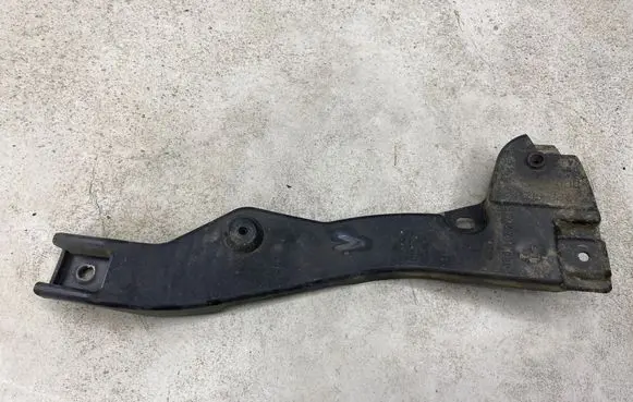 Audi A4 S4 B7 8E 8H Front bumper mounting bracket 8E0807203B