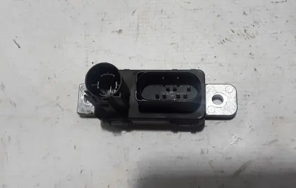 Volvo XC90 Glow plug pre-heat relay 31431776