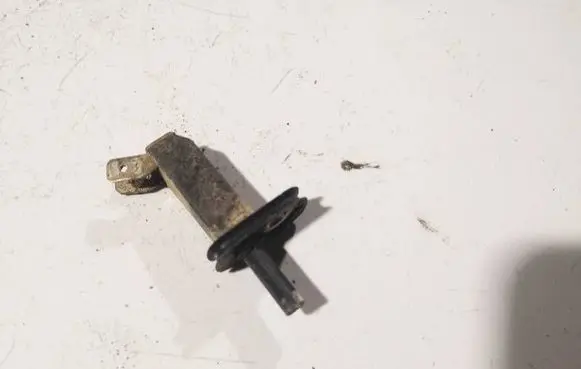 Audi A6 S6 C4 4A Front door sensor 