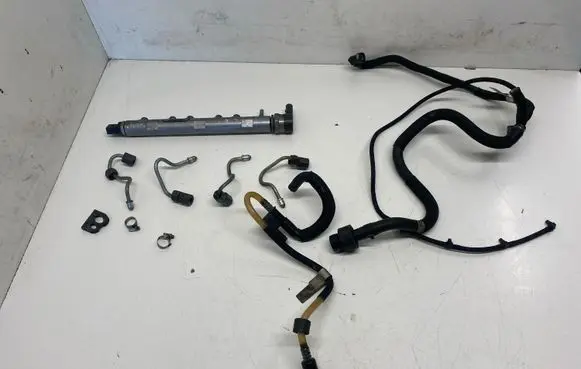 BMW 1 E81 E87 Fuel main line pipe 0445214134 7801656 000308L1