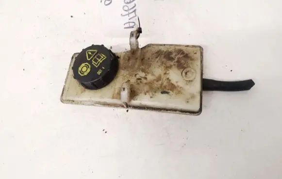 Brake fluid reservoir