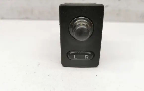 Nissan Patrol Y61 Wing mirror switch