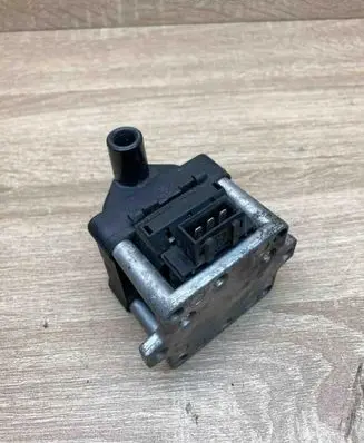 Volkswagen Golf III High voltage ignition coil 1009050007