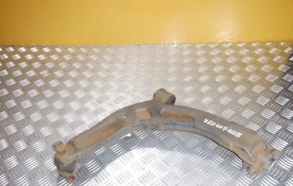 Volkswagen Transporter - Caravelle T5 Front lower control arm/wishbone 7E0407166B