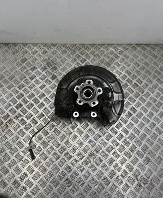 BMW 5 G30 G31 Rear wheel hub 6866338 K01706