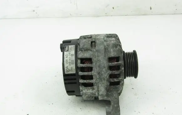 Volkswagen PASSAT B5.5 Generator/alternator 06B906016D