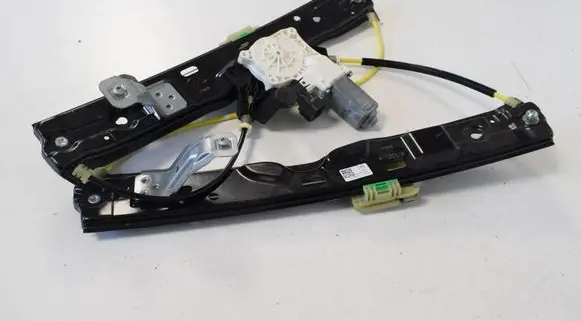 Nissan Qashqai Rear window lifting mechanism without motor J8A227000AB