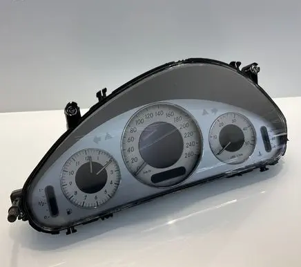 Speedometer (instrument cluster)