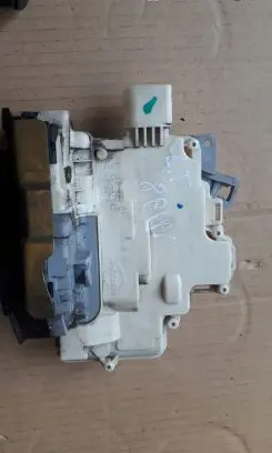Audi A4 S4 B8 8K Rear door lock 8K0839015