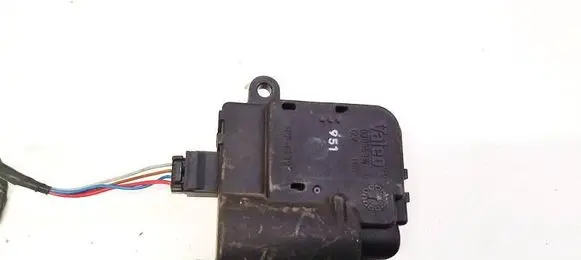 Peugeot Partner Air flap motor/actuator 030553W