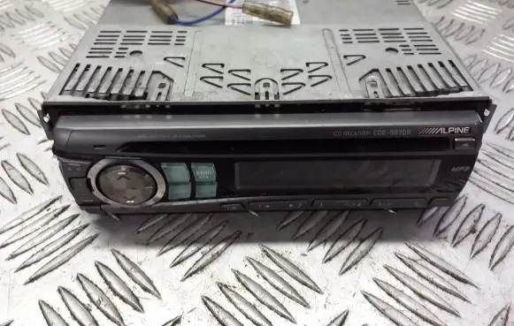 Dacia Logan I Radio/CD/DVD/GPS head unit CDE-9870R