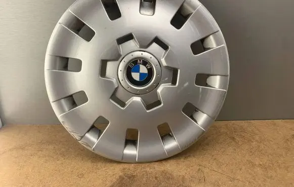 BMW 3 E46 R15 wheel hub/cap/trim 36131094780