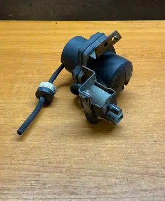 BMW 3 E36 Valve vacuum 11611734578