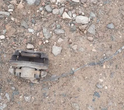 Peugeot 5008 Front brake caliper