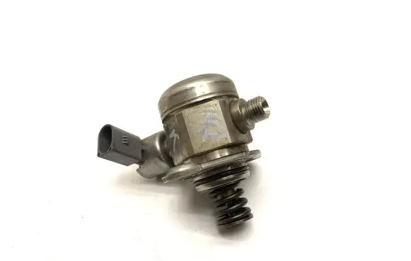 BMW 5 F10 F11 Fuel injection high pressure pump 7595339 13517595339