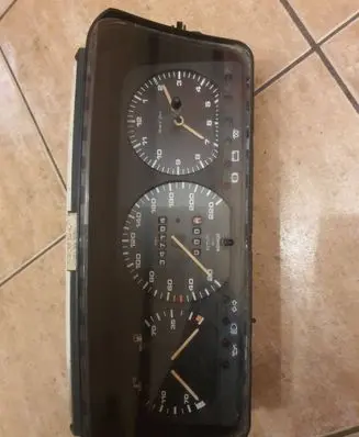 Volkswagen PASSAT B3 Speedometer (instrument cluster) 357919033AC 6160462016 357919033HL