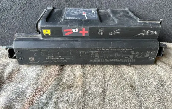Tesla Model S Fuse box cover 103440600C
