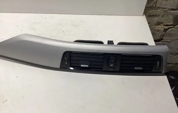 BMW 4 F32 F33 Dash center air vent grill 9218552