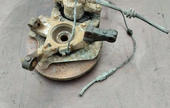 Peugeot Bipper Front wheel hub spindle knuckle 3647A1